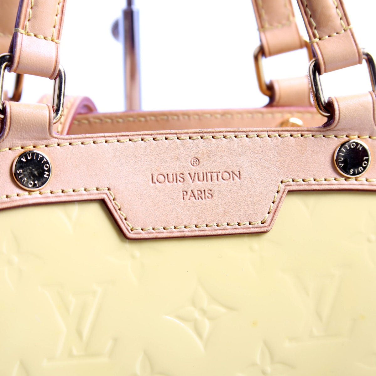 Louis-Vuitton Brea MM Vernis Yellow