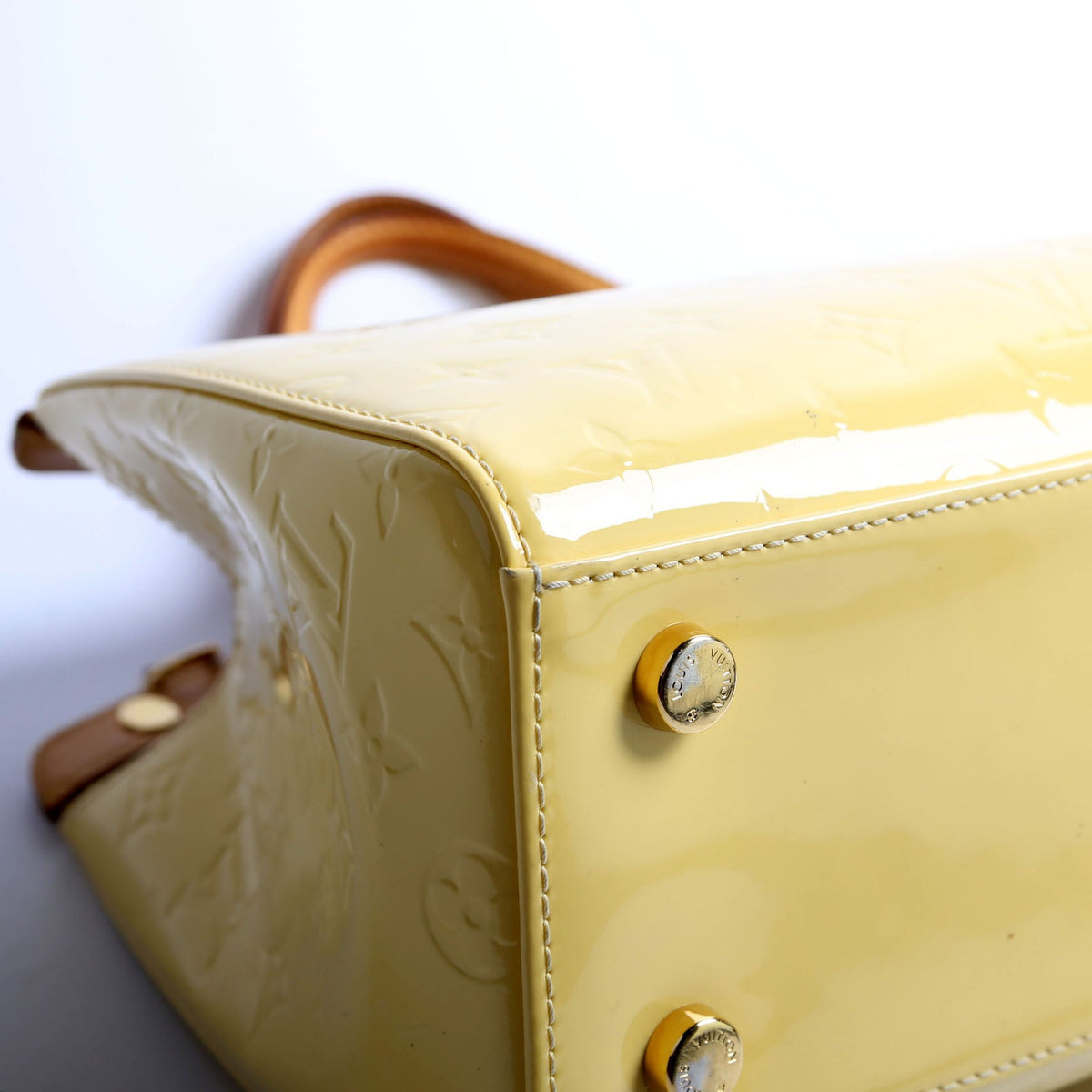 Louis-Vuitton Brea MM Vernis Yellow