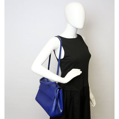 Louis-Vuitton Cluny MM Epi Blue