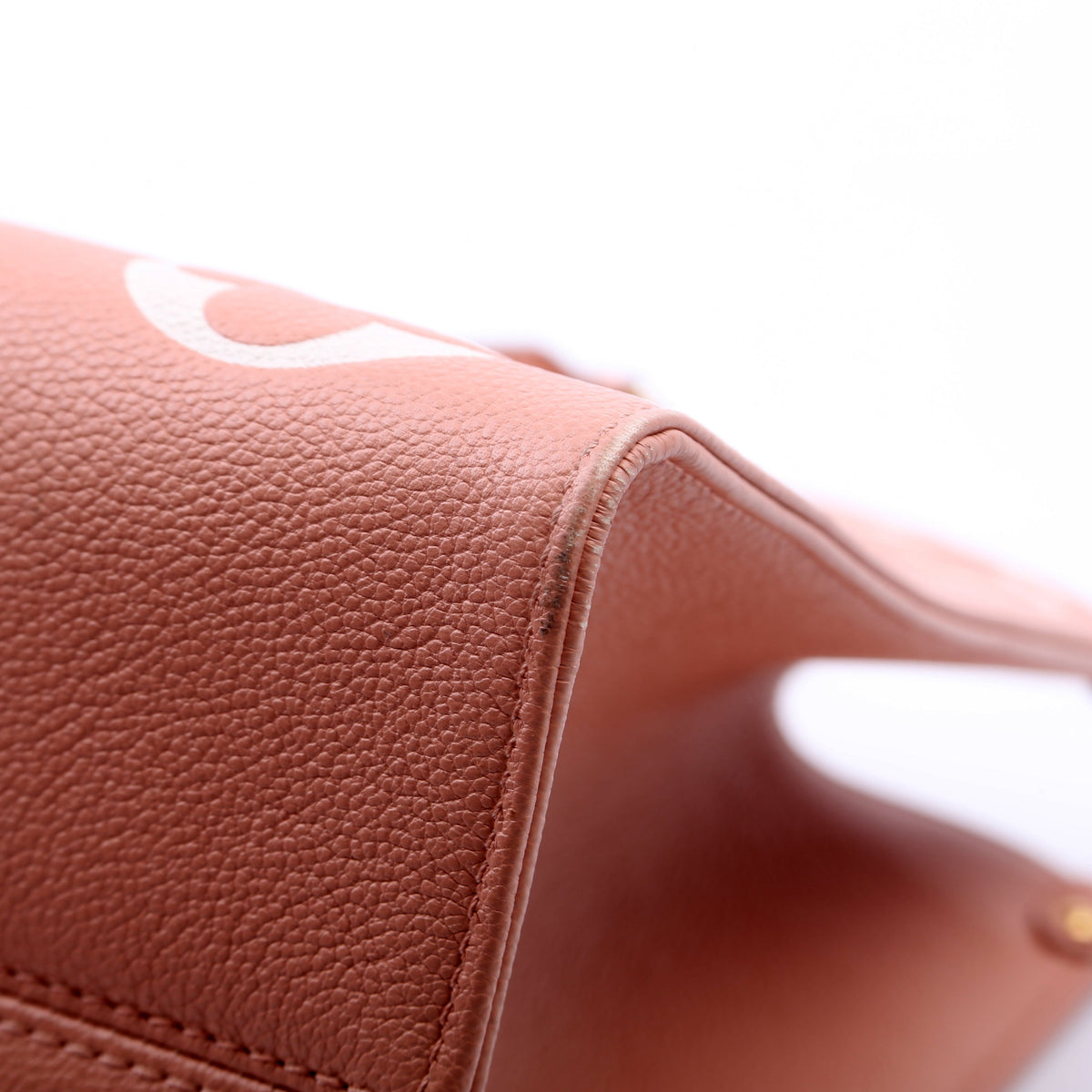 Louis-Vuitton ONTHEGO MM Bicolor Empreinte Giant Monogram Pink
