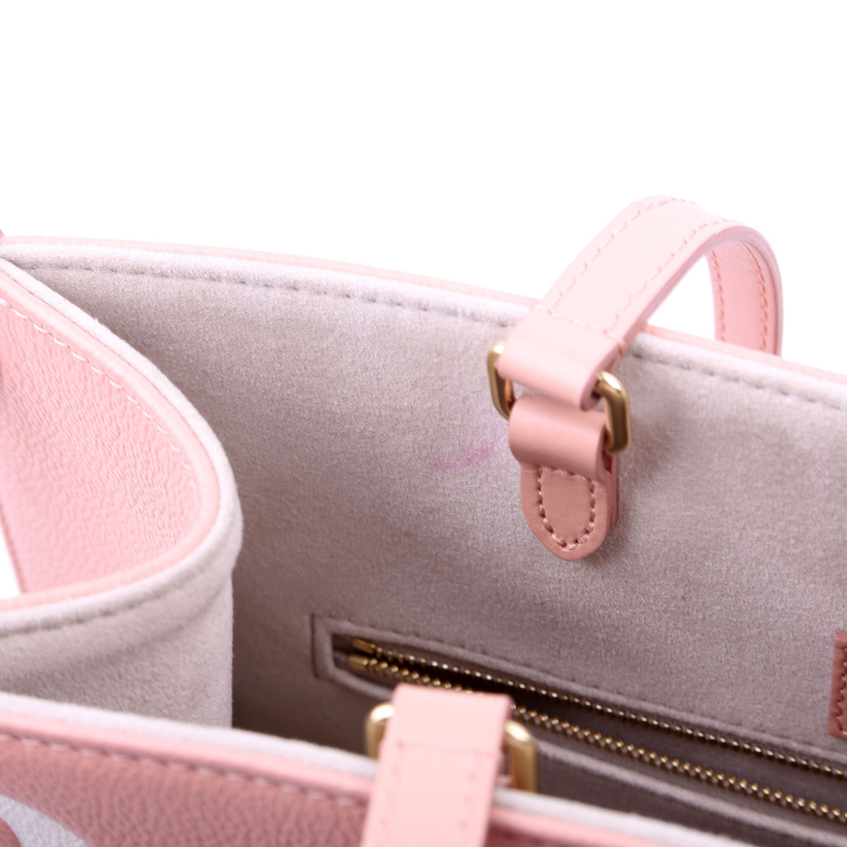 Louis-Vuitton ONTHEGO MM Bicolor Empreinte Giant Monogram Pink
