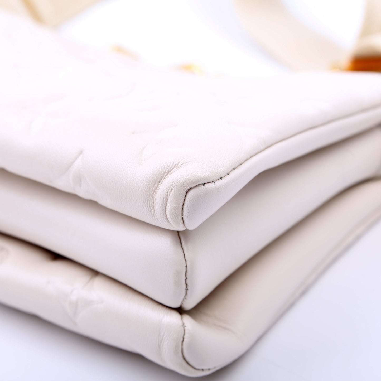 Louis-Vuitton Coussin PM Lambskin White