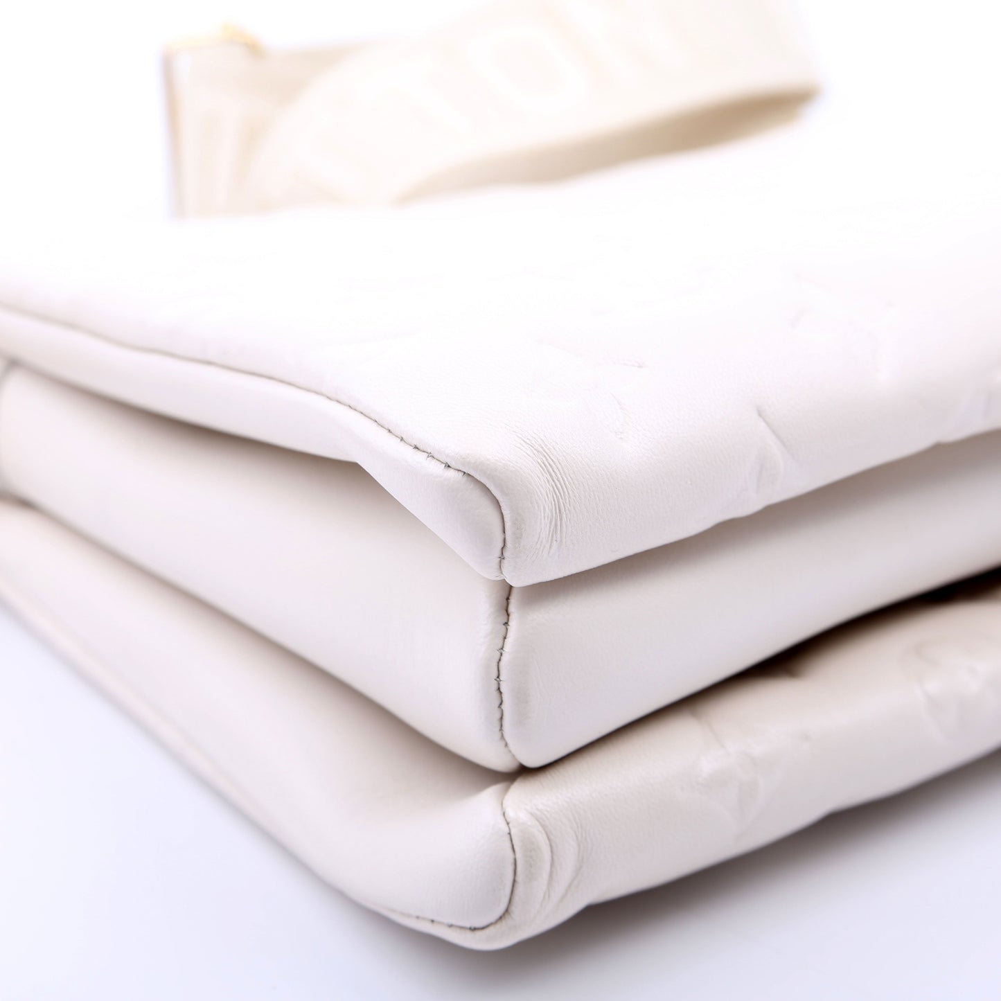 Louis-Vuitton Coussin PM Lambskin White