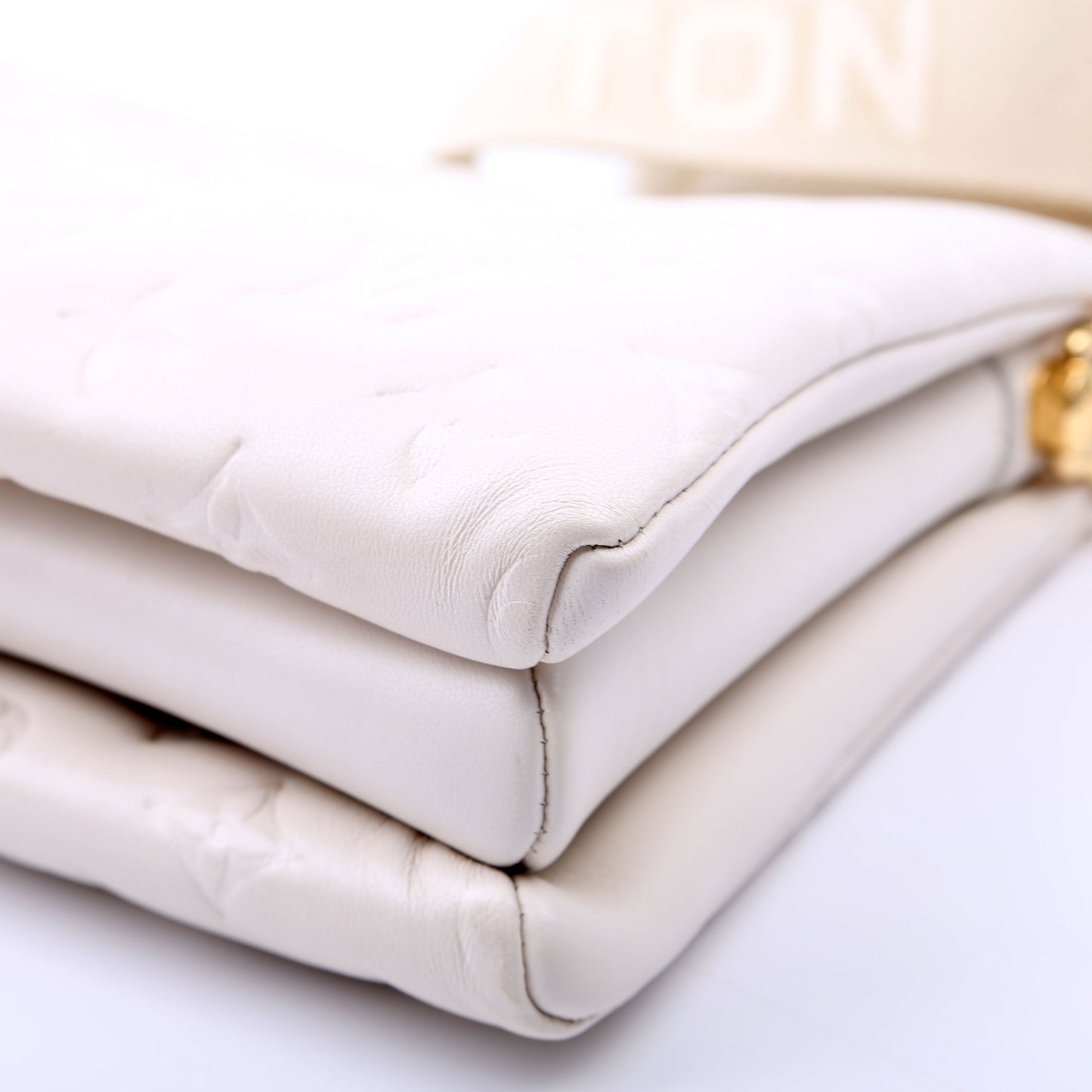 Louis-Vuitton Coussin PM Lambskin White