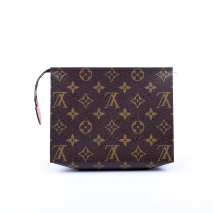 Louis-Vuitton Toiletry Pouch  Monogram Newer