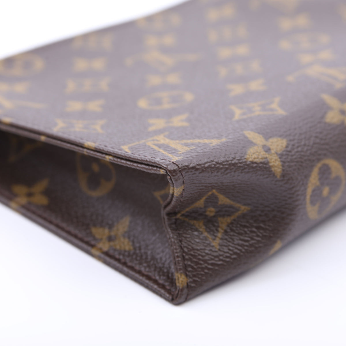 Louis-Vuitton Toiletry Pouch  Monogram Newer