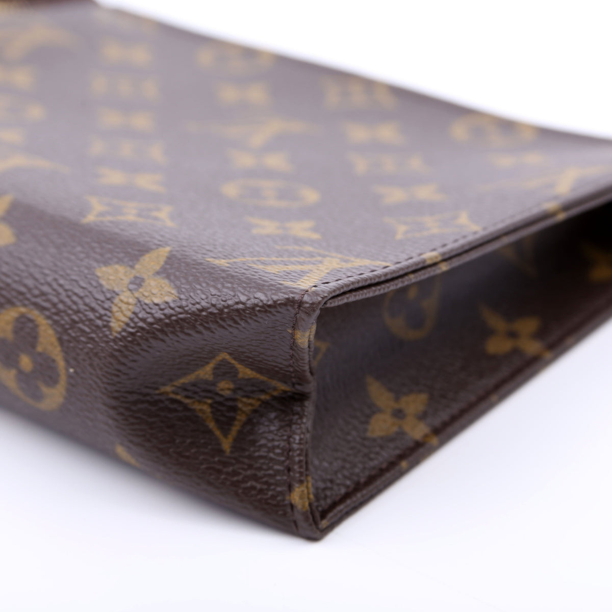 Louis-Vuitton Toiletry Pouch  Monogram Newer