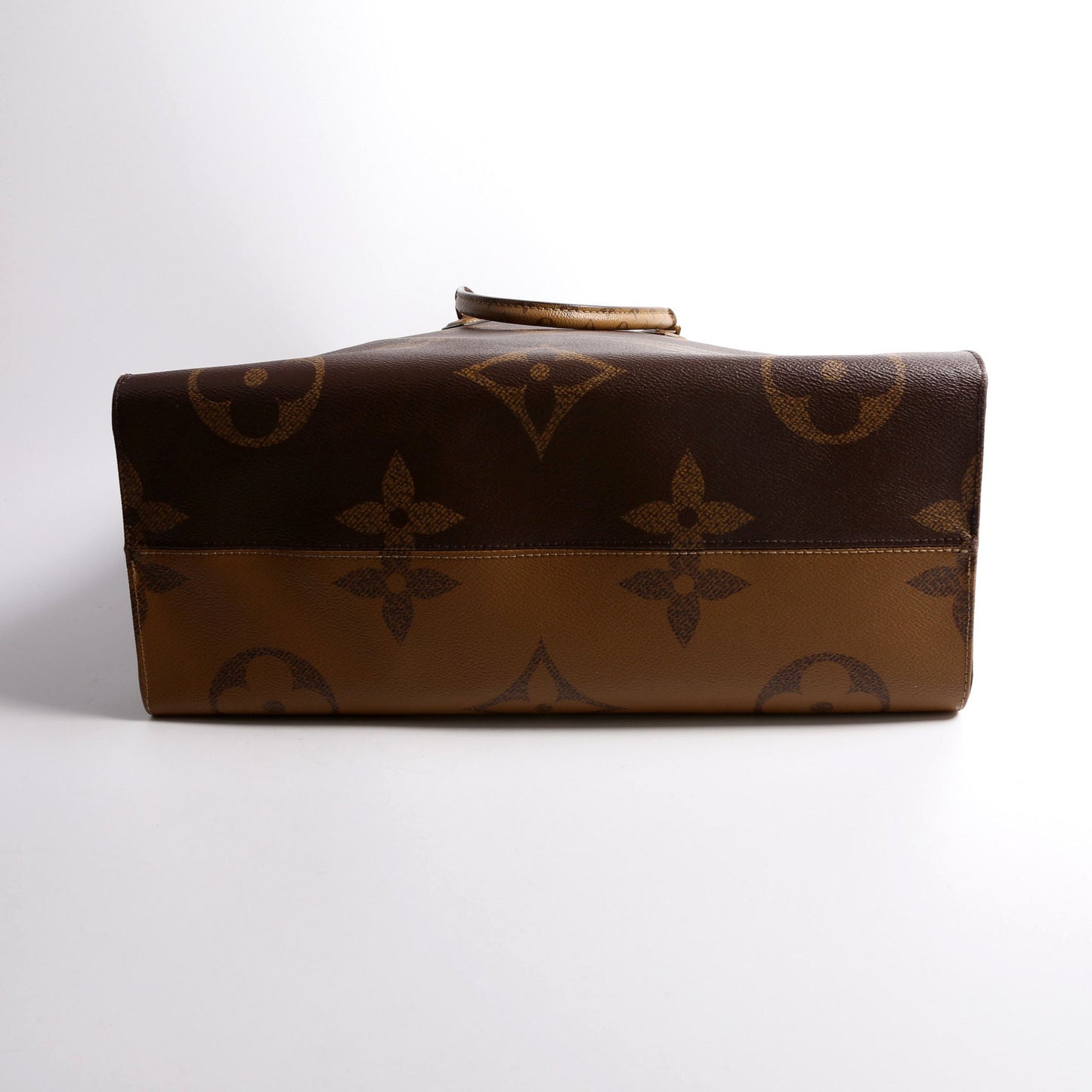 Louis-Vuitton ONTHEGO GM Reverse Monogram