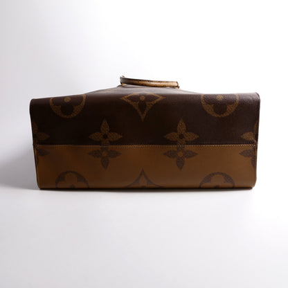 Louis-Vuitton ONTHEGO GM Reverse Monogram