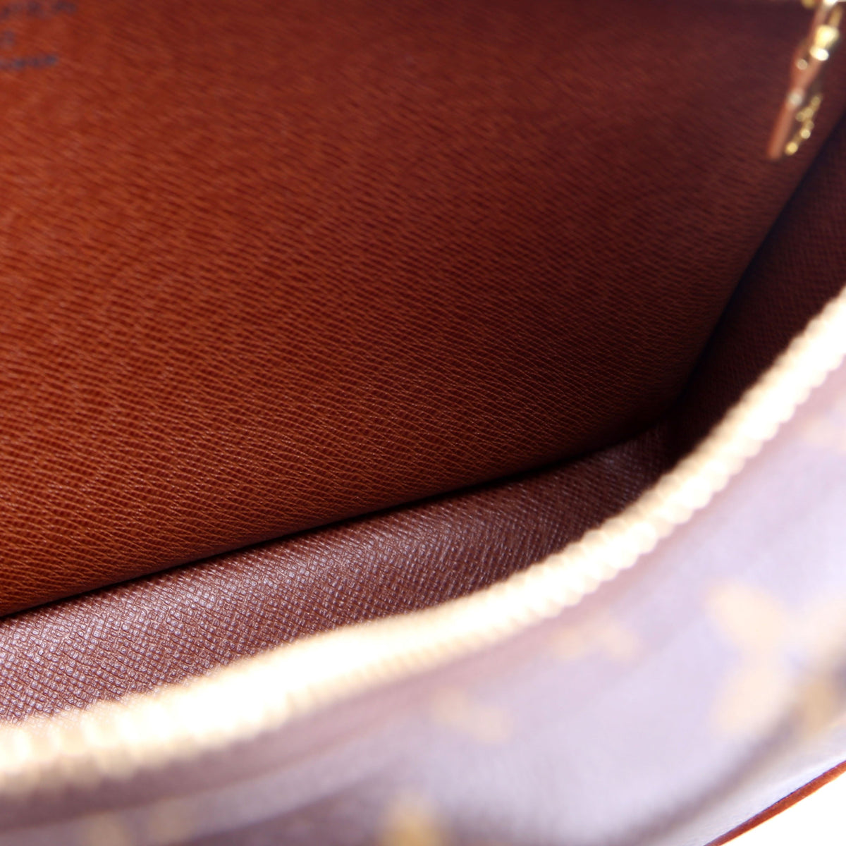 Louis-Vuitton Trocadero  Monogram