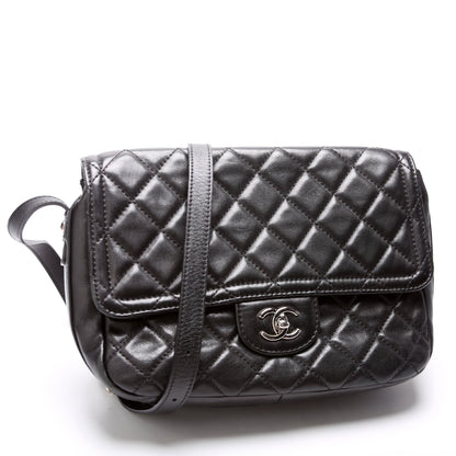 Chanel CC Flap Messenger Quilted Lambskin 24M Black