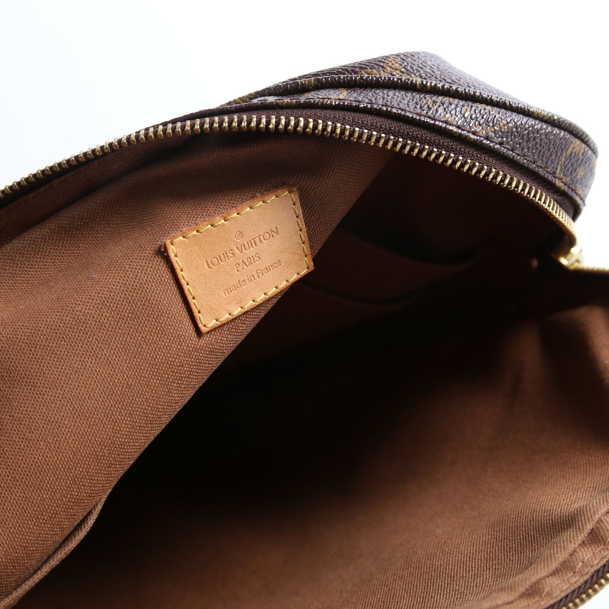 Louis-Vuitton Trotteur Beaubourg Monogram