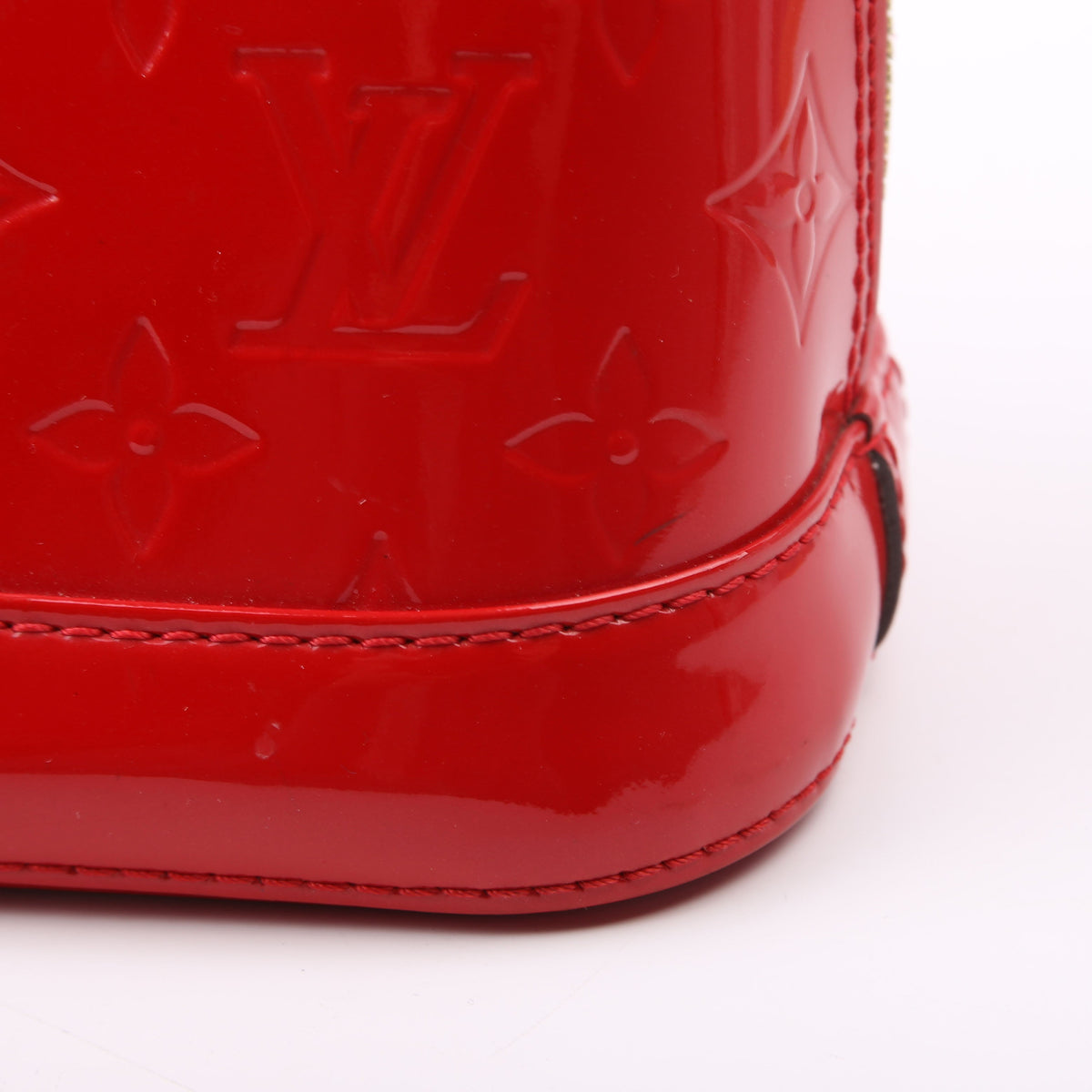 Louis-Vuitton Alma BB Vernis Red