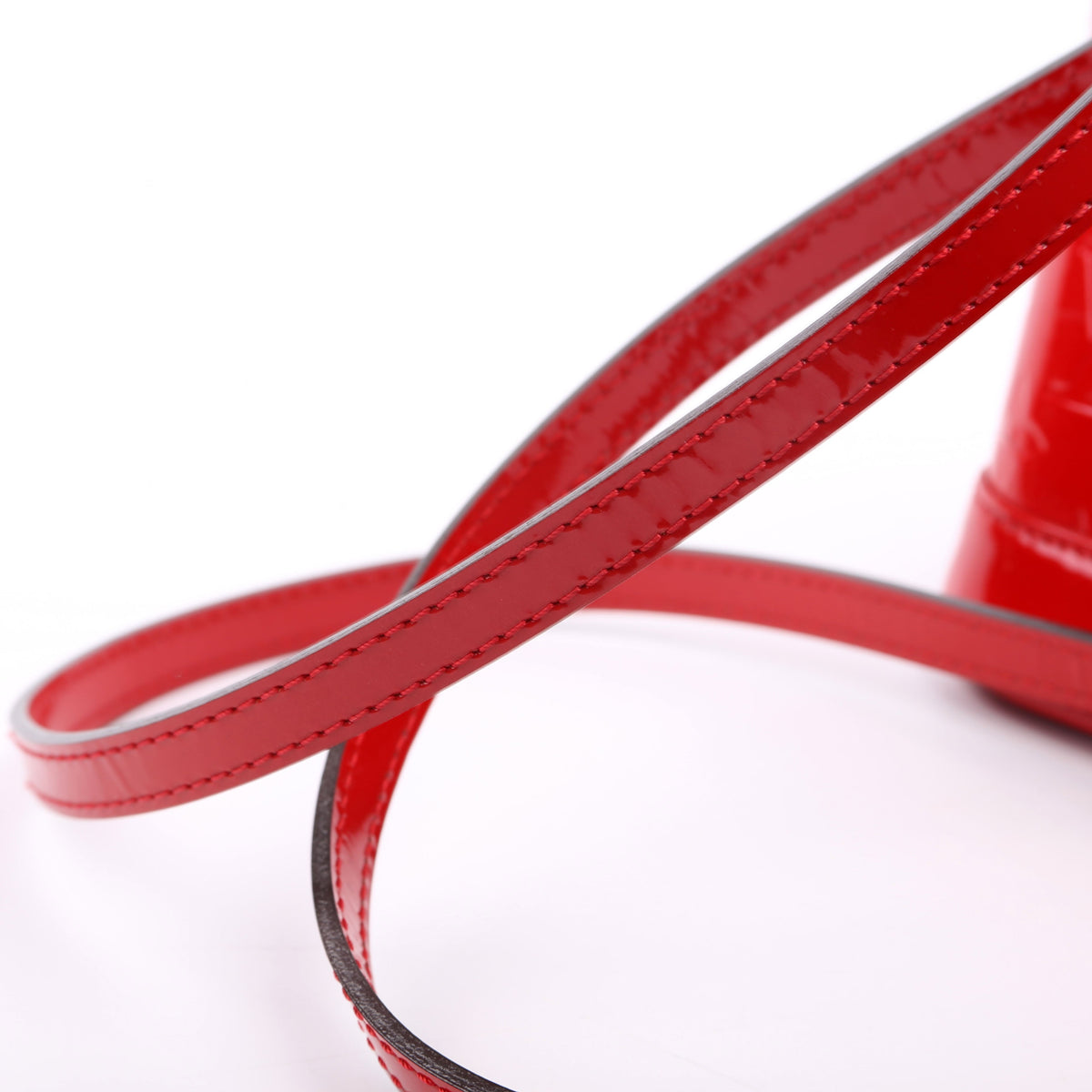 Louis-Vuitton Alma BB Vernis Red