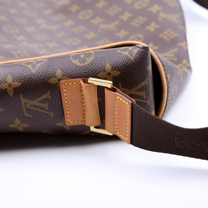Louis-Vuitton Abbesses Monogram