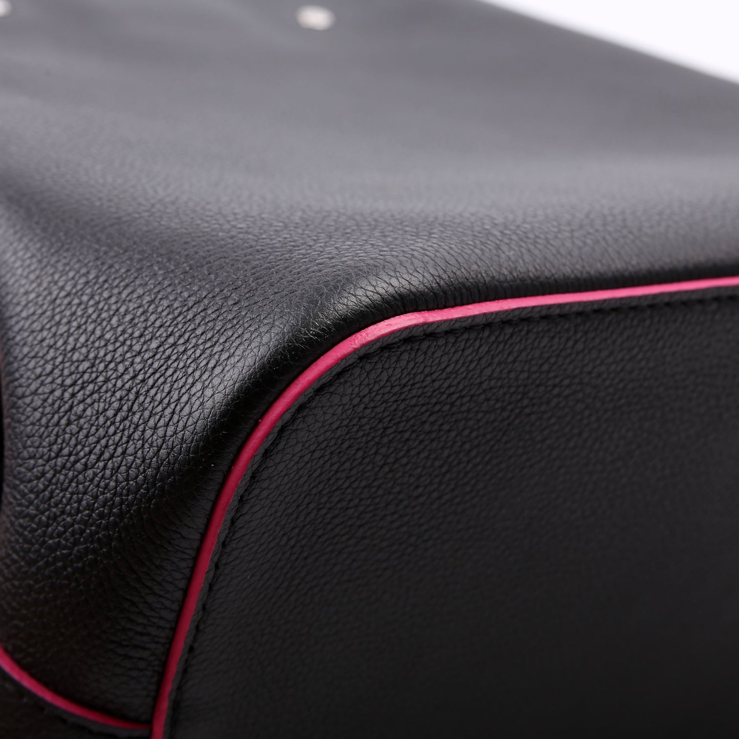 Louis-Vuitton Lockme Bucket Bag Black/Pink