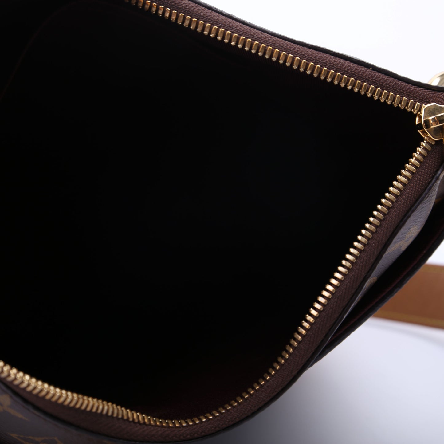 Louis-Vuitton Odeon MM Monogram New Model