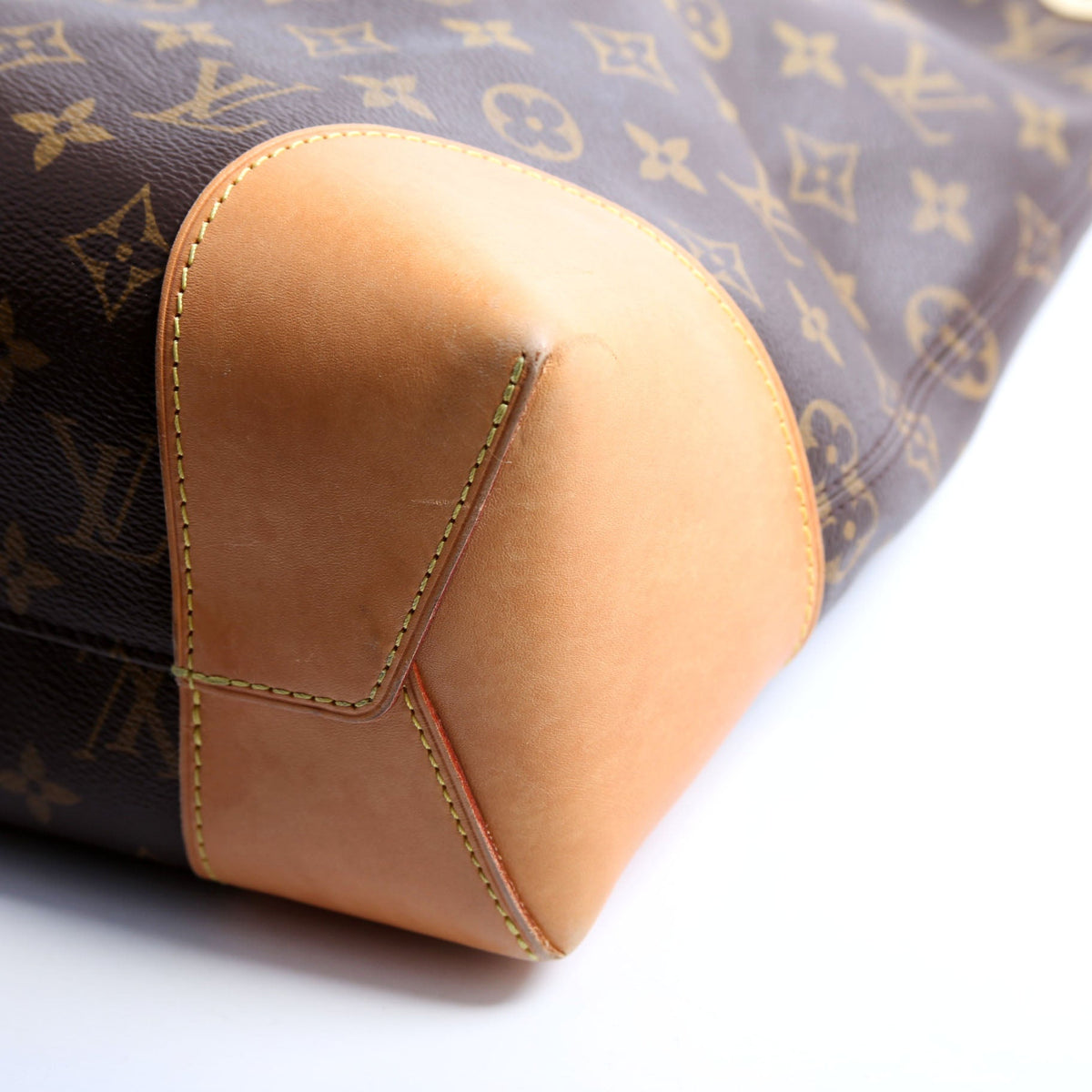 Louis-Vuitton Berri MM Monogram Brown