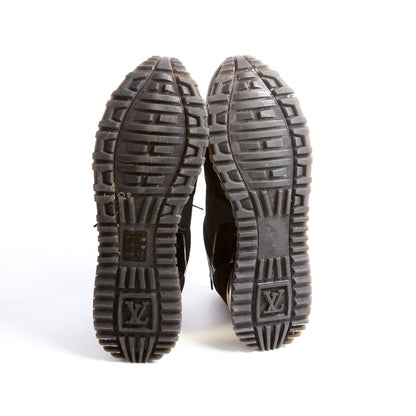 Louis-Vuitton Run Away Sneakers Suede/Mesh/Monogram Size . Black