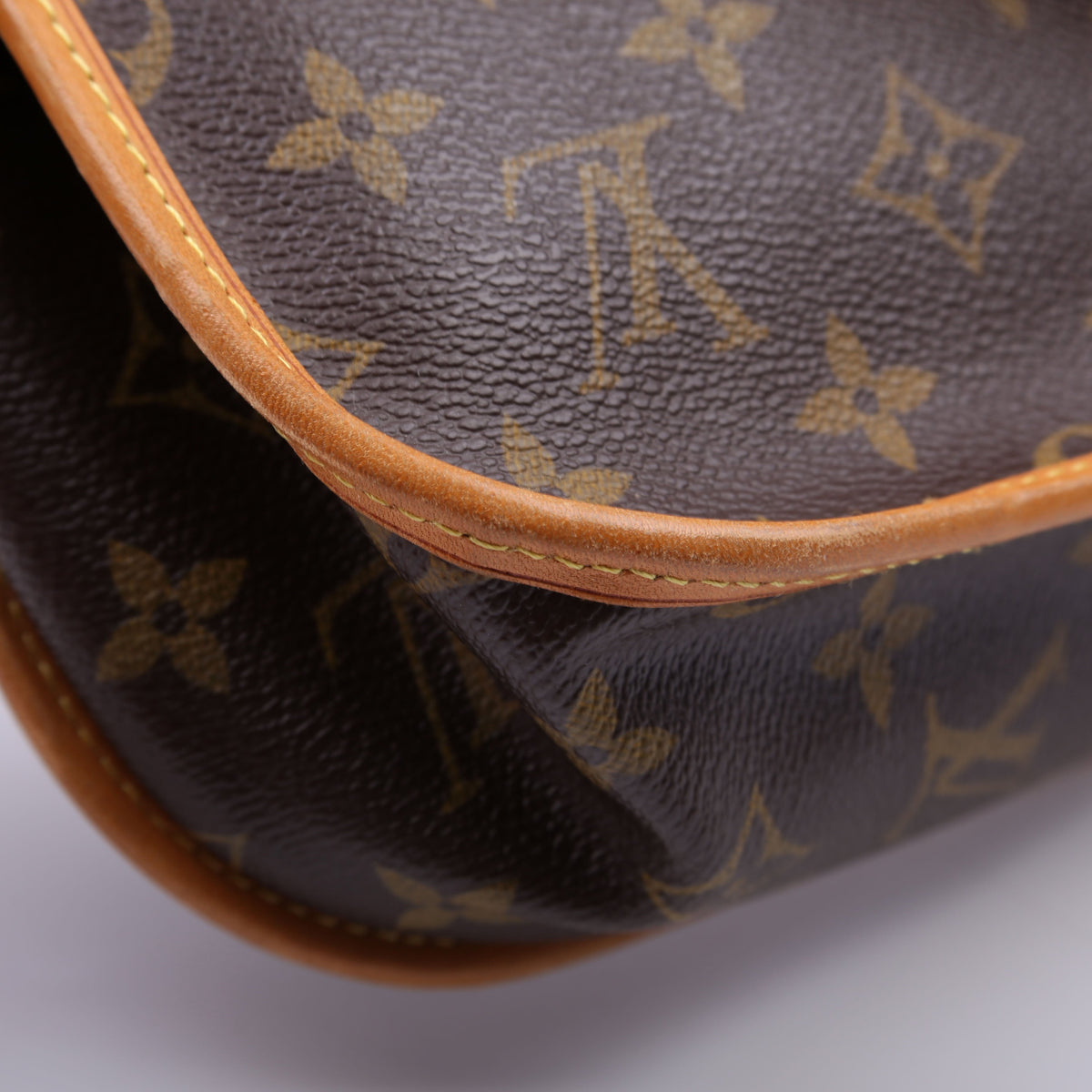 Louis-Vuitton Bosphore Messenger PM