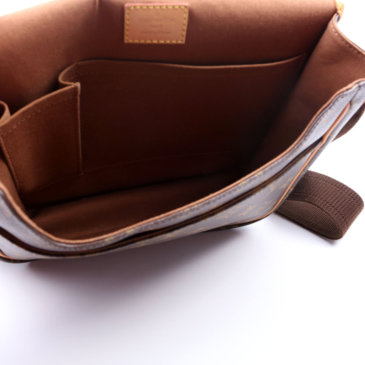 Louis-Vuitton Bosphore Messenger PM