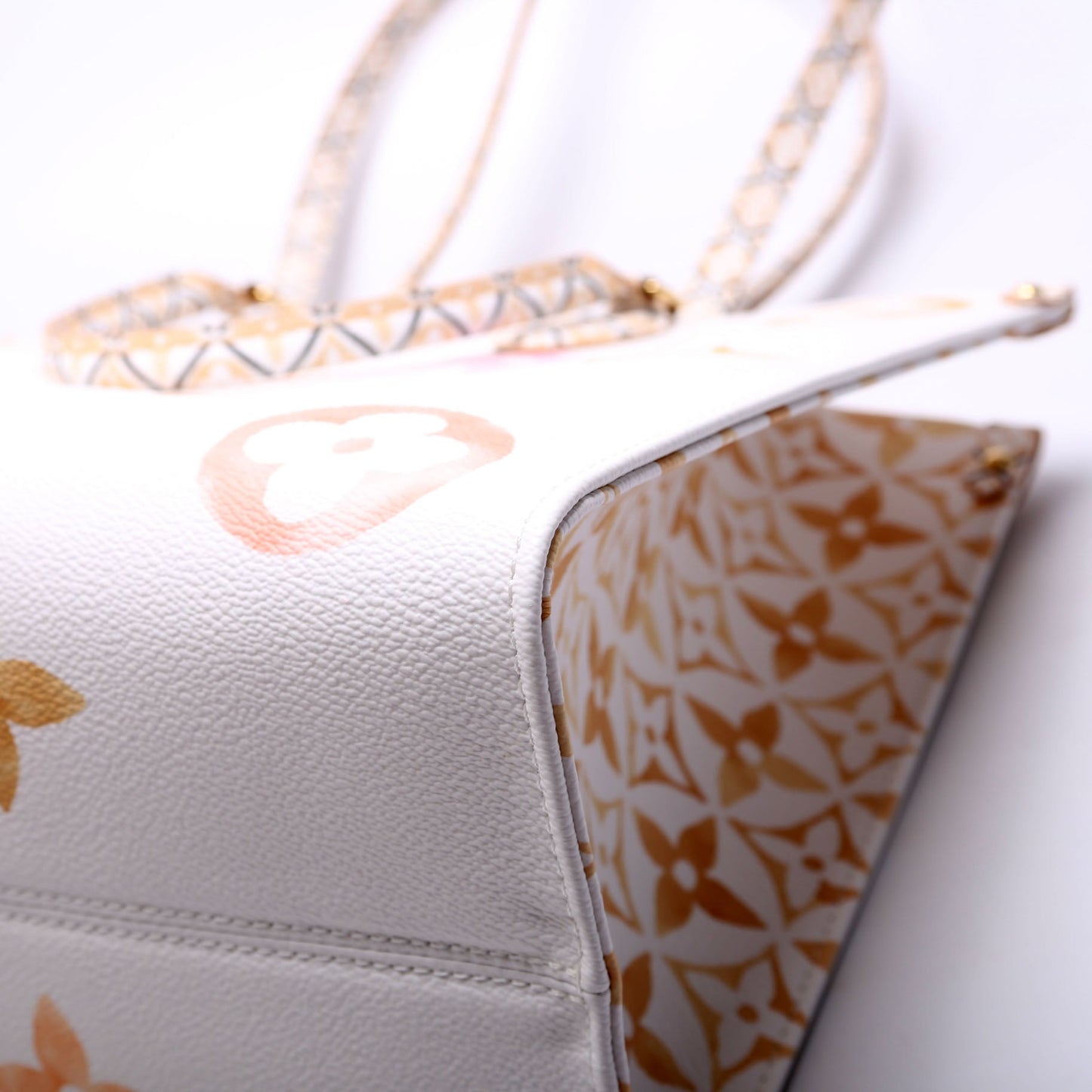 Louis-Vuitton Onthego MM By The Pool . Monogram Multicolor