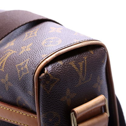 Louis-Vuitton Abbesses Monogram