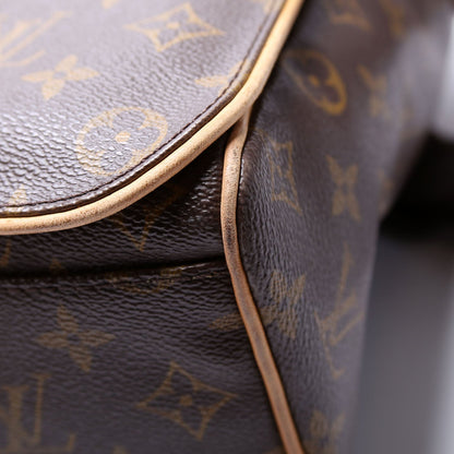 Louis-Vuitton Abbesses Monogram
