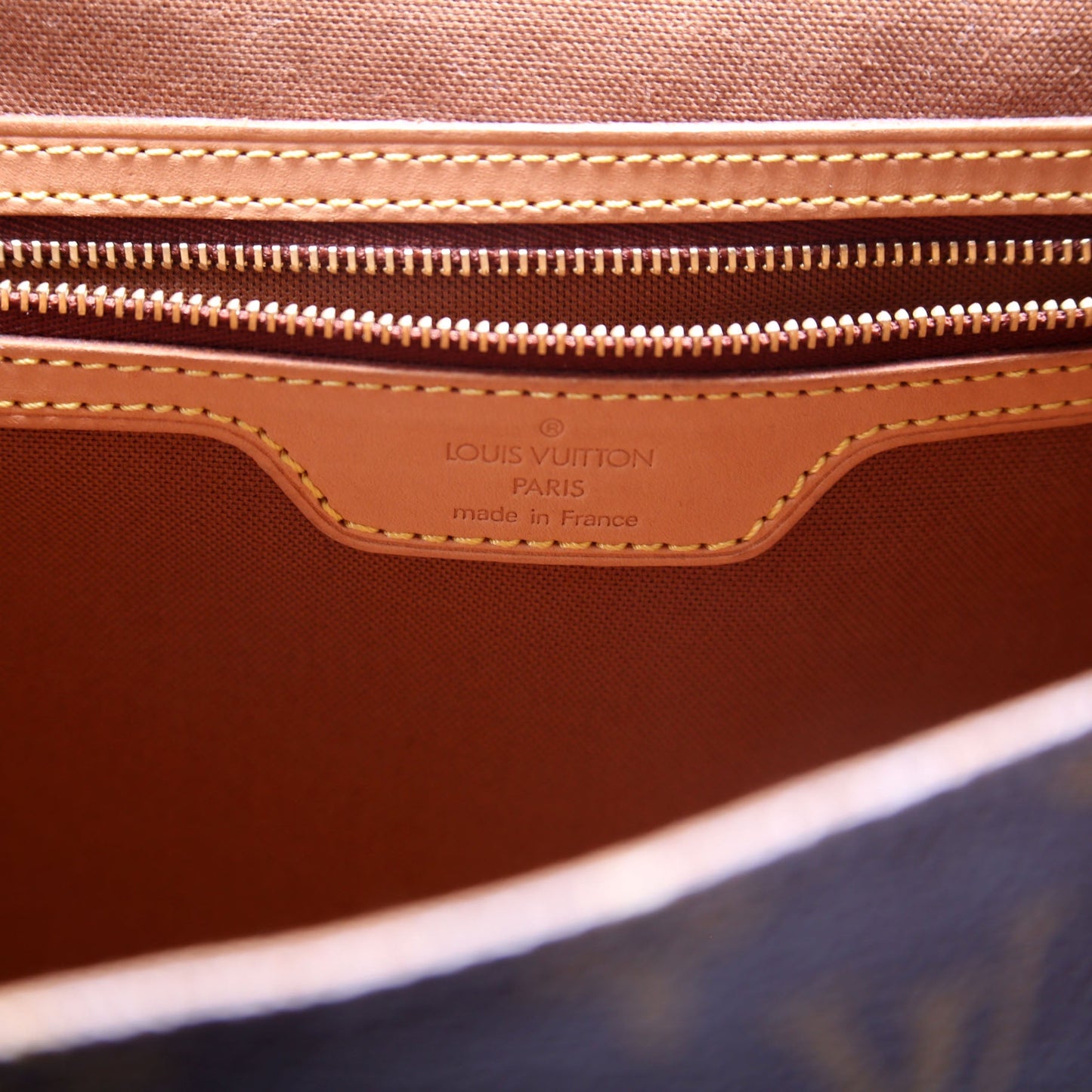 Louis-Vuitton Abbesses Monogram