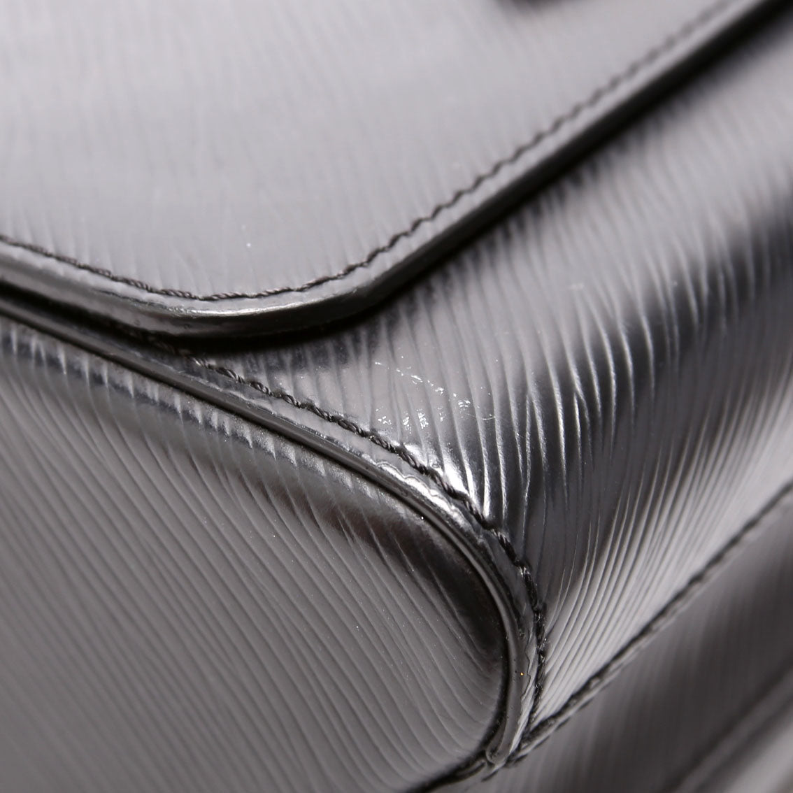 Louis-Vuitton Twist MM Epi Black