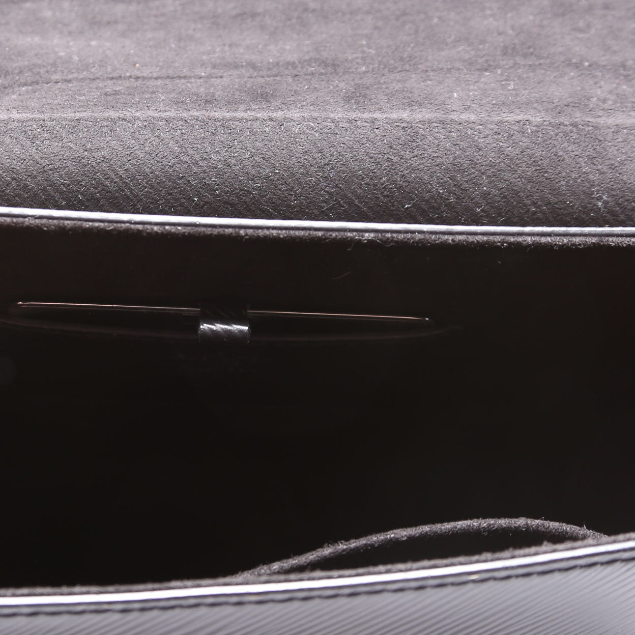 Louis-Vuitton Twist MM Epi Black