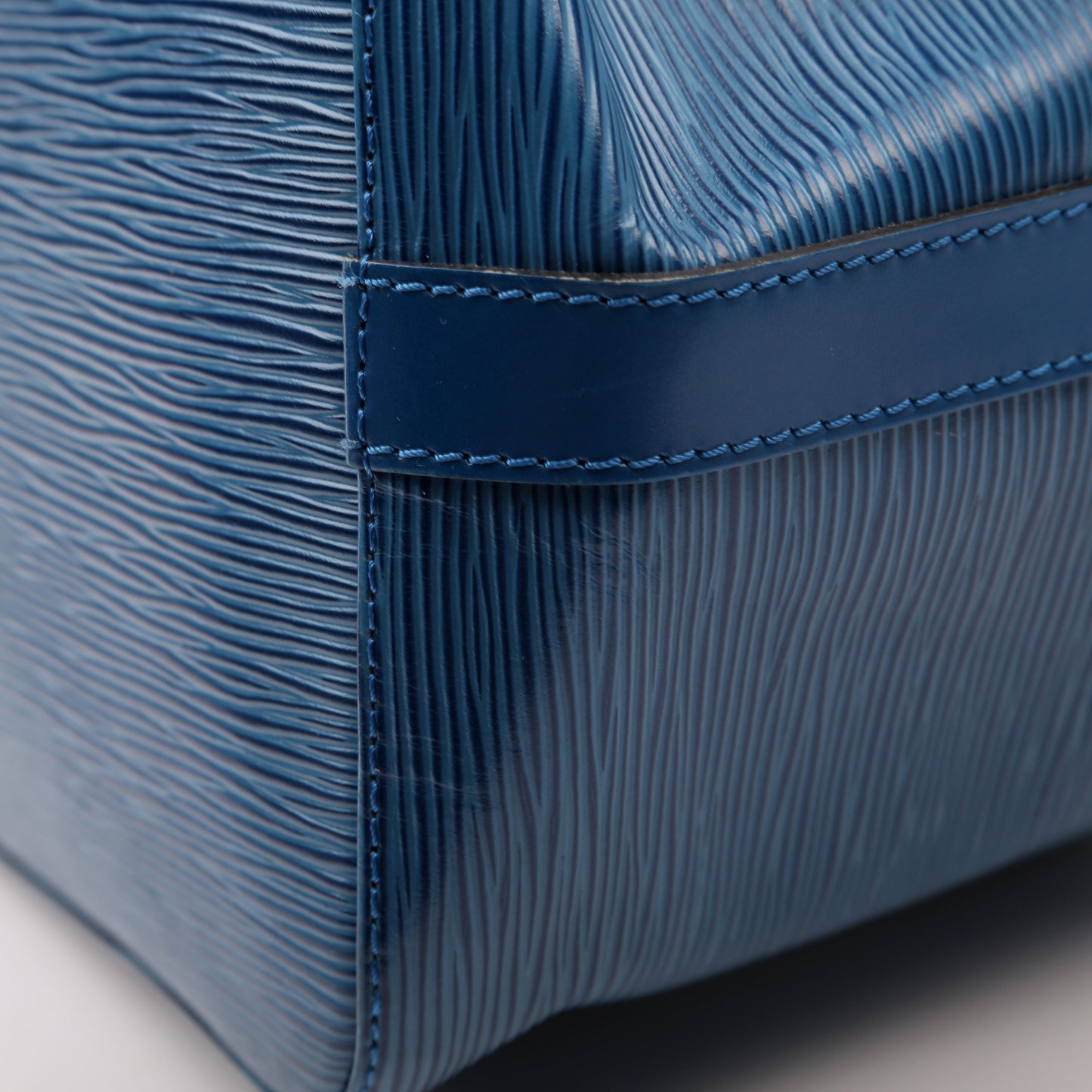Louis-Vuitton Noe Petit Vintage Epi Blue