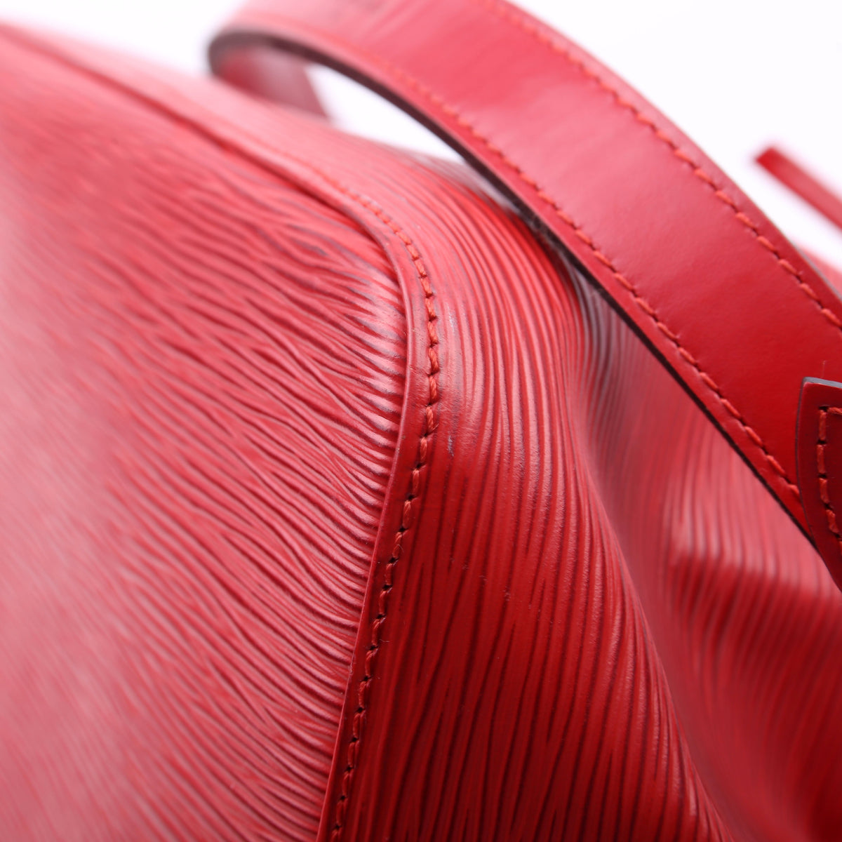 Louis-Vuitton Noe Petit Vintage Epi Red