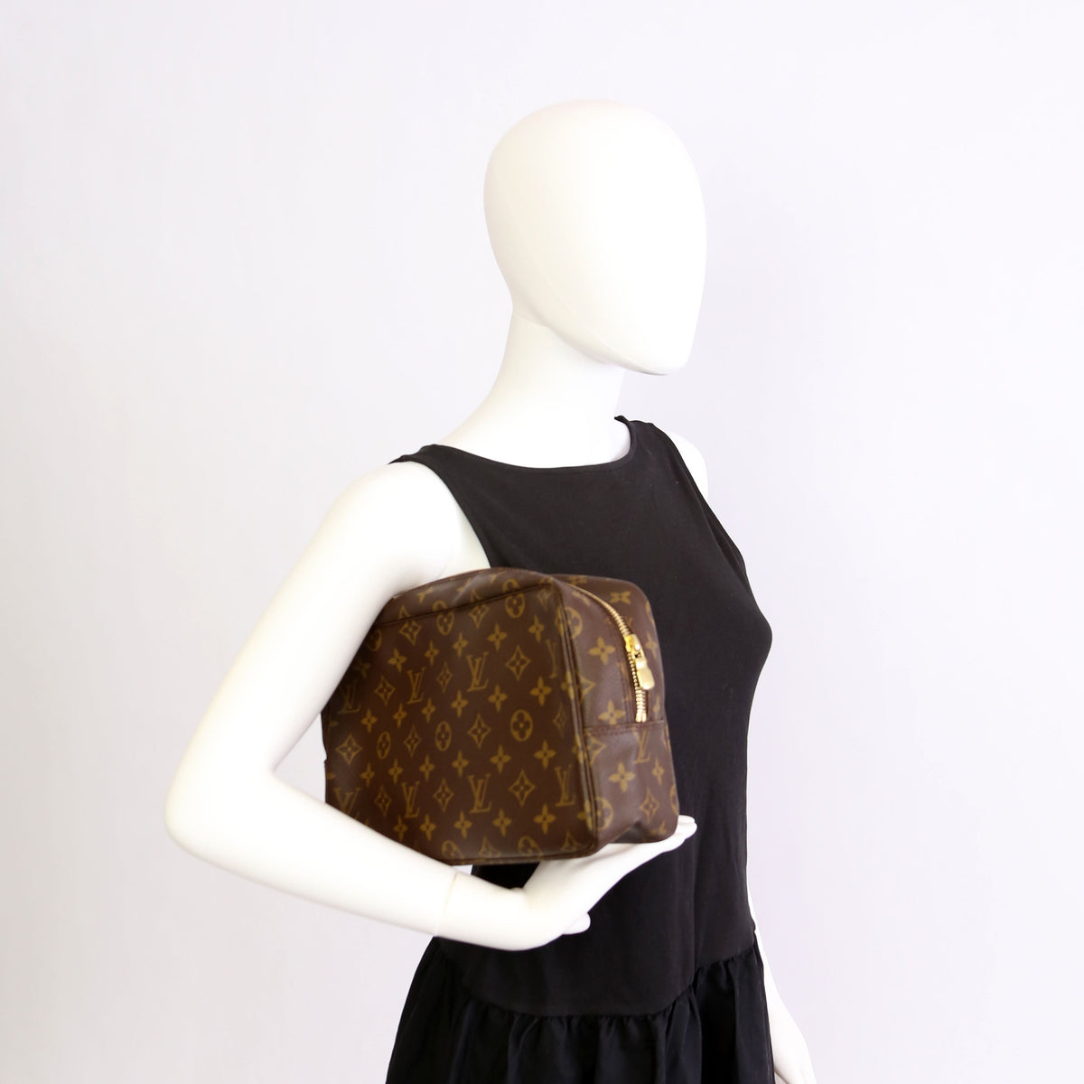 Louis-Vuitton Trousse Toilette  Monogram