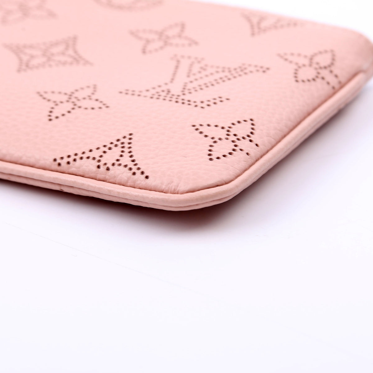 Louis-Vuitton Pochette Cles Mahina Pink