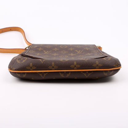 Louis-Vuitton Musette Salsa Short Monogram