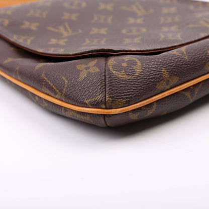 Louis-Vuitton Musette Salsa Short Monogram