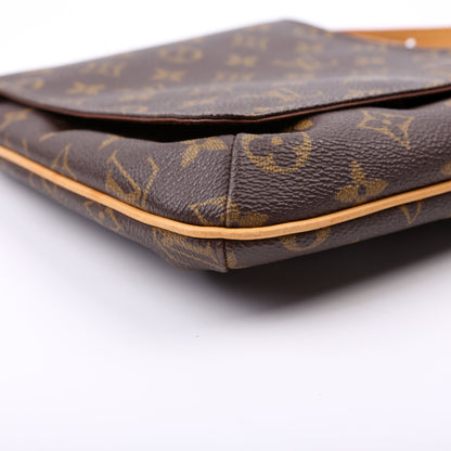 Louis-Vuitton Musette Salsa Short Monogram