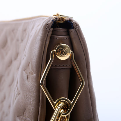 Louis-Vuitton Coussin MM Lambskin Taupe