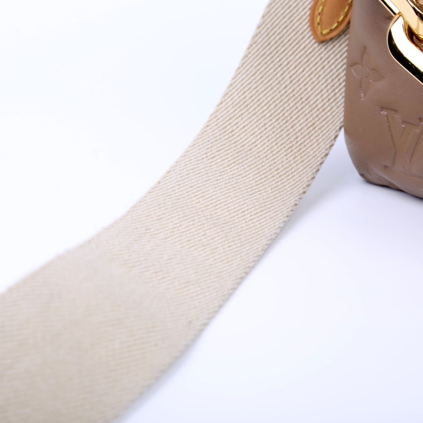 Louis-Vuitton Coussin MM Lambskin Taupe