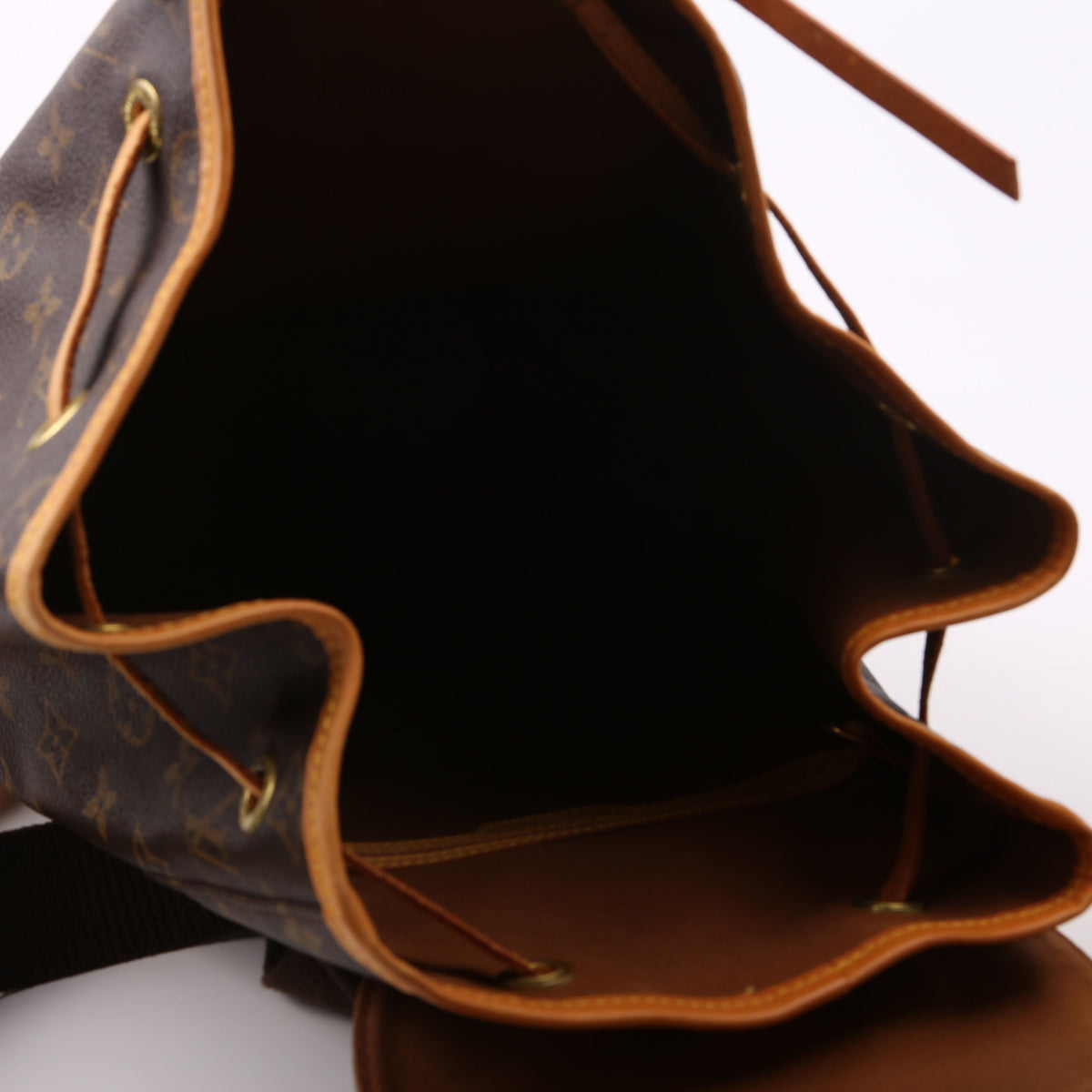 Louis-Vuitton Montsouris GM Monogram