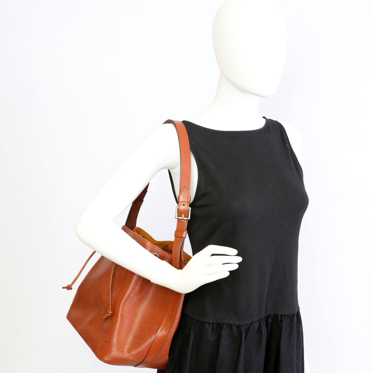 Louis-Vuitton Noe Petit Vintage Epi Brown
