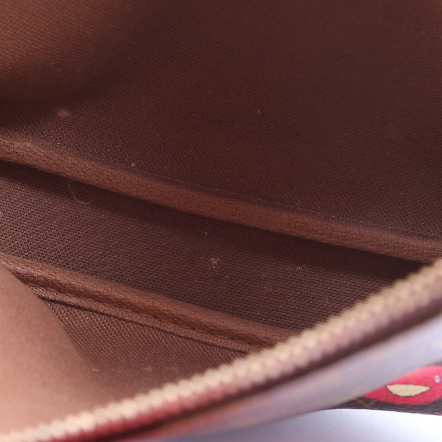 Louis-Vuitton Pochette Access Cerise