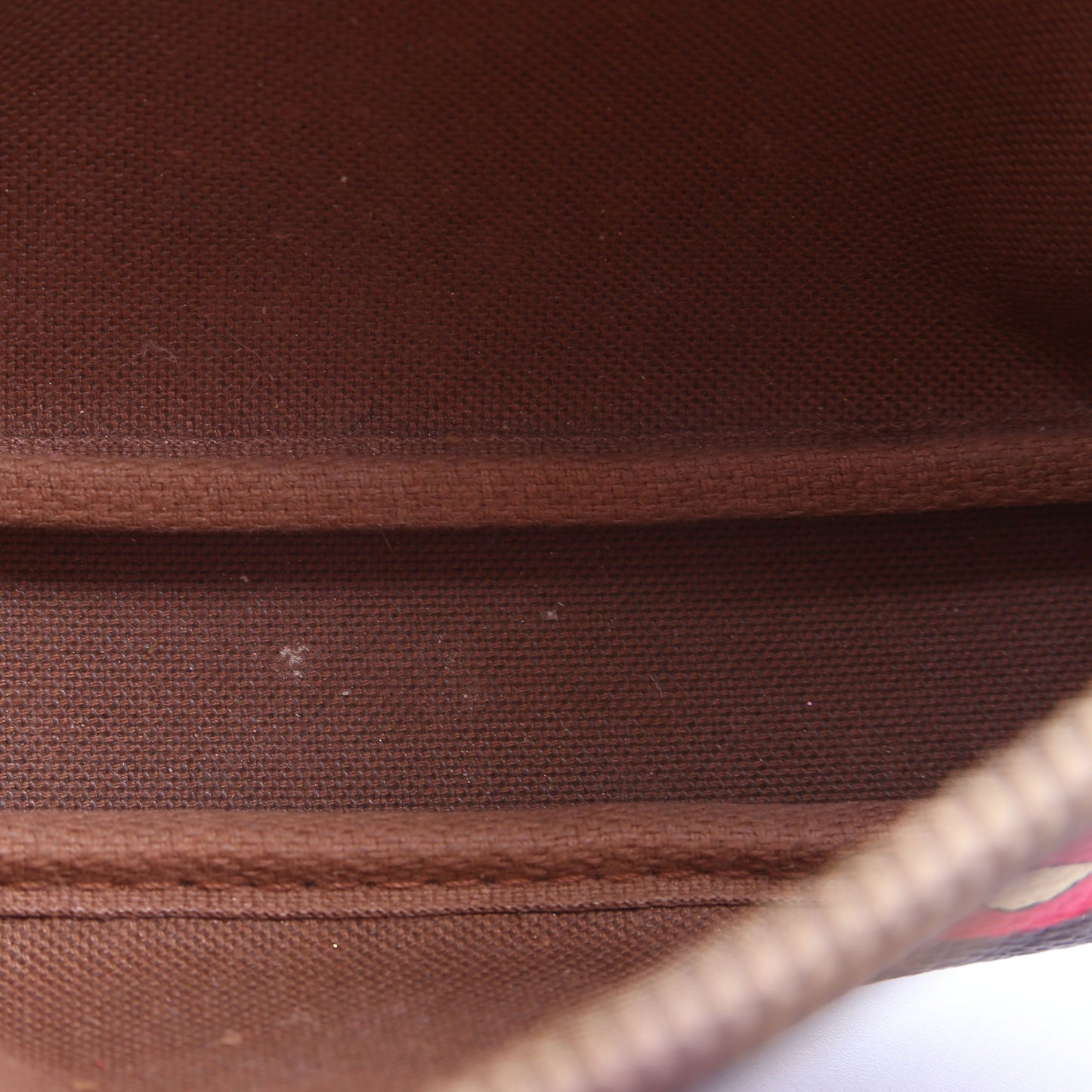 Louis-Vuitton Pochette Access Cerise