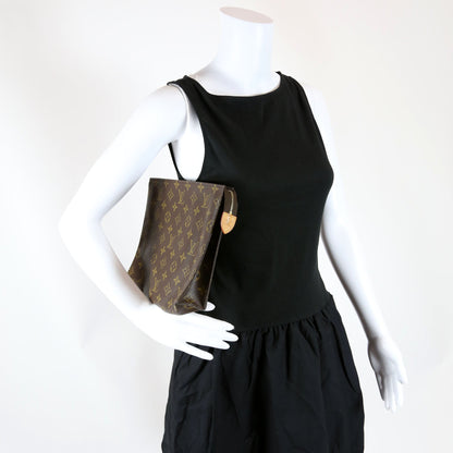 Louis-Vuitton Trousse Demi Ronde Monogram
