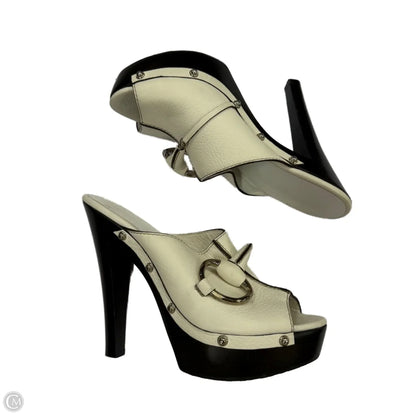Shoes Luxury Designer By Gucci In White, Size: 9