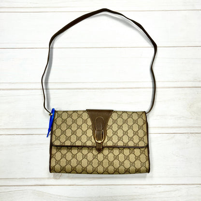 Crossbody Luxury Designer By Gucci  Size: Medium
