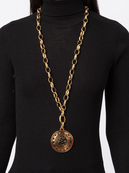 Medallion Chain Necklace