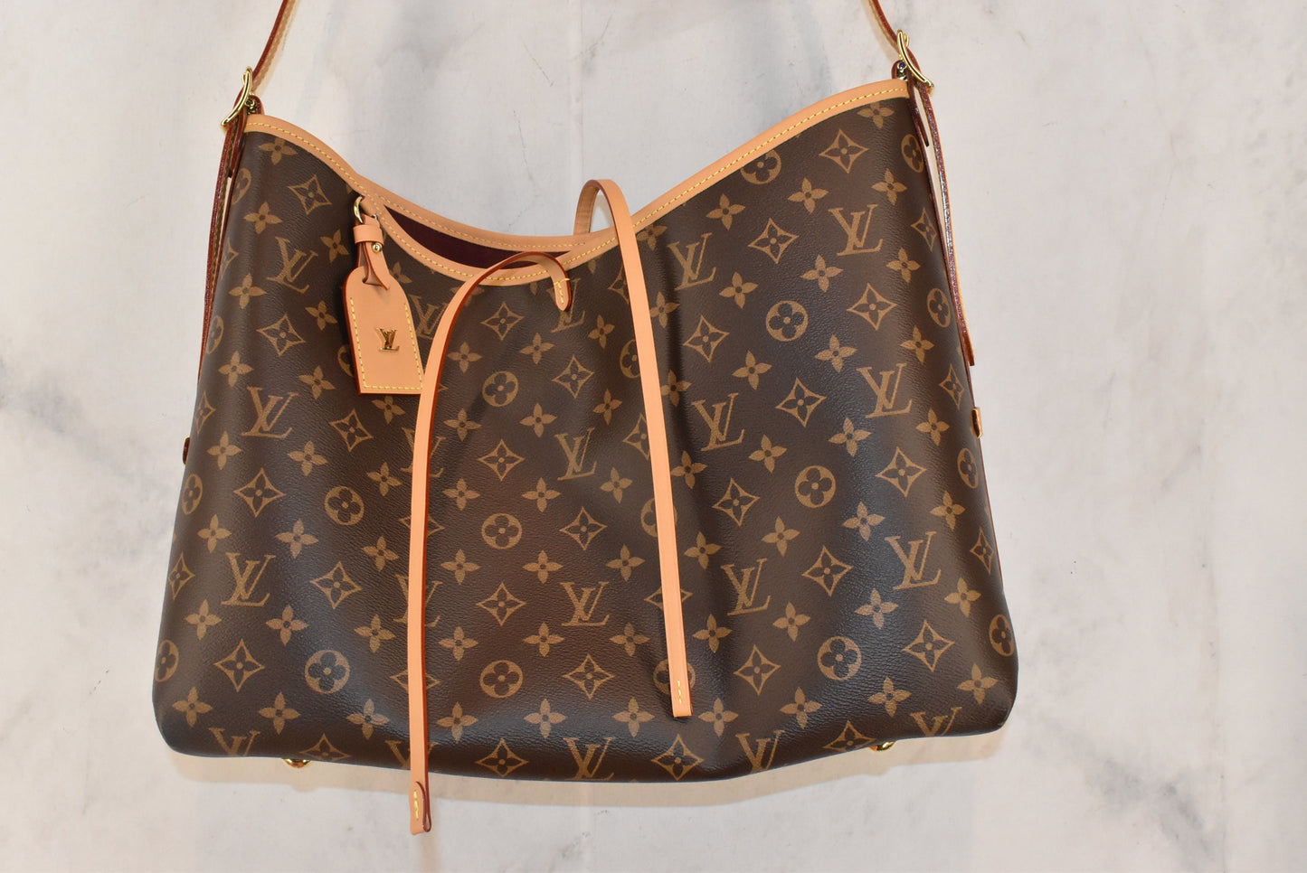 Handbag Luxury Designer By Louis Vuitton  Size: Large