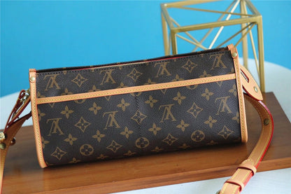 The Franco Shops - Louis Vuittons  - 7683
